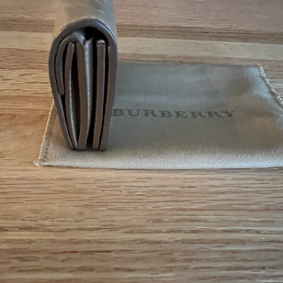 New BURBERRY/ Tan Monogram Card and Coin Case - Picture 7 of 16